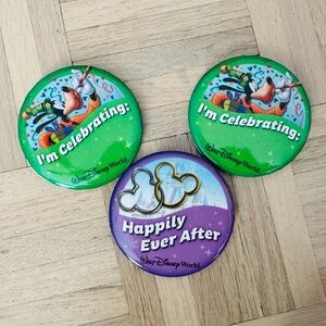 Disney - Set of 3 Walt Disney World Buttons